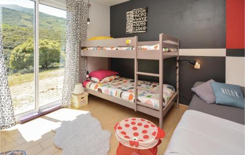 Holiday Home St Nazaire De Ladarez St-1262