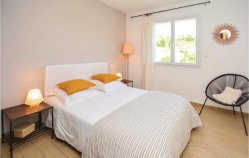 Holiday Home St Nazaire De Ladarez St-1262