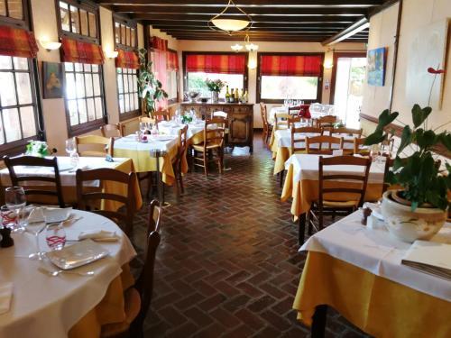 Hostal Auberge Du Vieux Tour