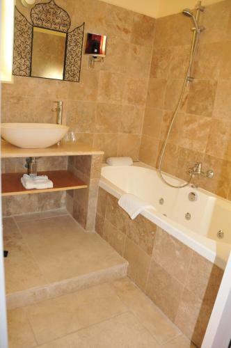 Hotel H�tellerie Nouvelle De Villemartin