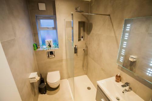 Surbiton Luxury Garden House