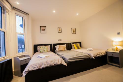 Surbiton Luxury Garden House