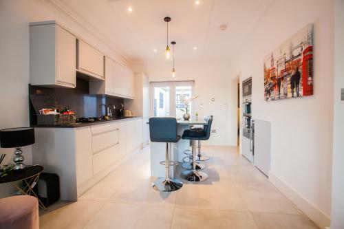 Surbiton Luxury Garden House