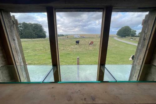 The Barn, Boundary Court
