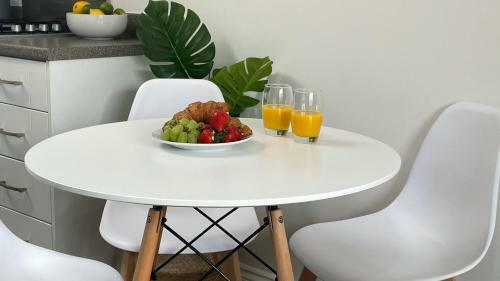 Modern Coach House With Off-street Parking & Wifi