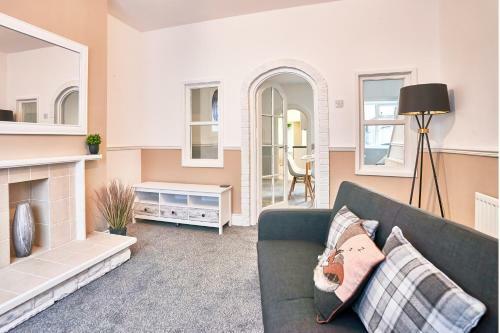 Contractors Book Now! Sleeps 5 - Modern & Relaxing