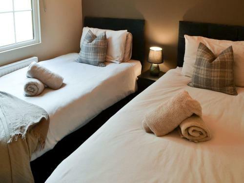 Aintree Lodge - Hot Tub - Northumberland