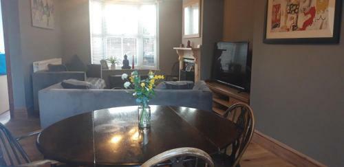 Grove Road Cottages - Group Bookings
