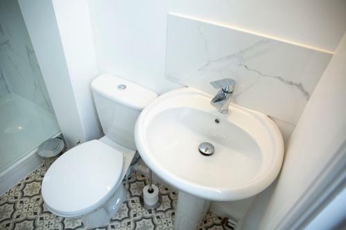 Modern Townhouse Apartment With Free Wifi & Netflix
