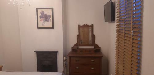 Bodhi Tree Cottage - Grove Road Cottages