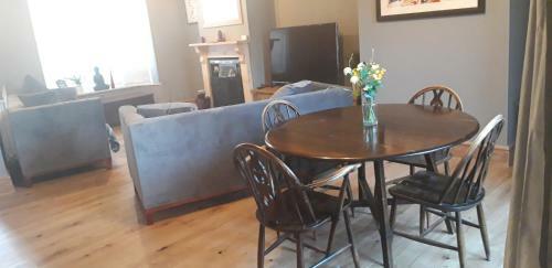 Bodhi Tree Cottage - Grove Road Cottages