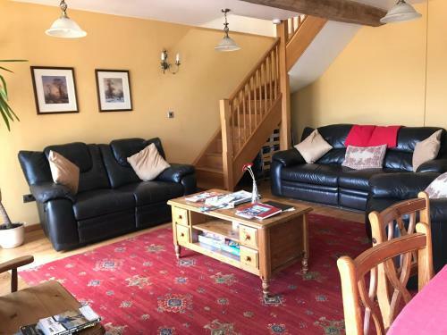 Peacock Cottage, Coity Bach