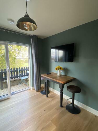 Lodge Little Woodbine