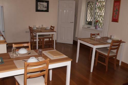 Bed & Breakfast Highworth House