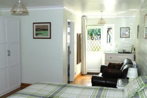 Bed & Breakfast Highworth House