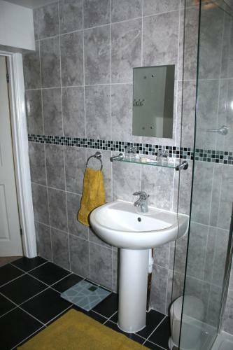 Bed & Breakfast Highworth House