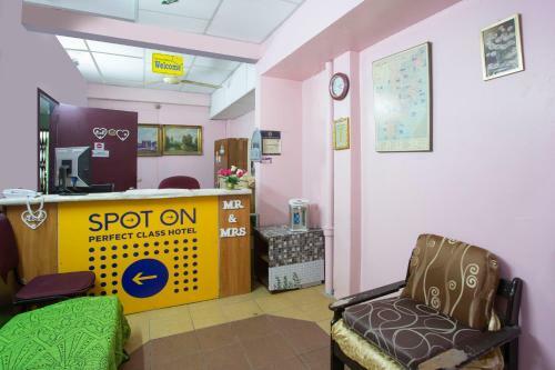 Spot On 89962 Perfect Class Hotel