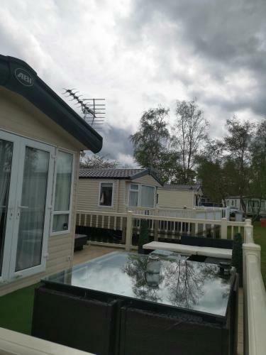 Static Caravan With Hot Tub