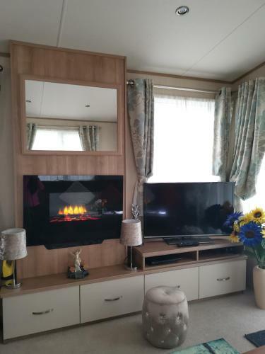 Static Caravan With Hot Tub