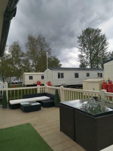 Static Caravan With Hot Tub