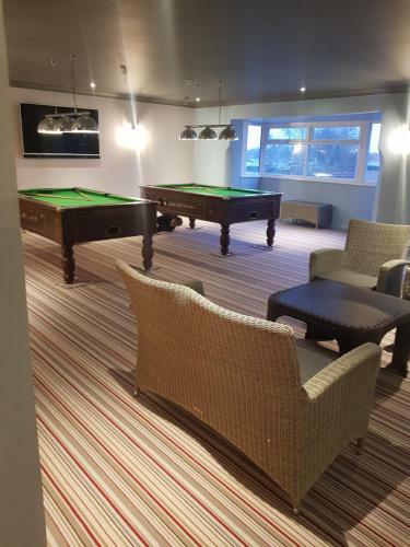 3 Bedroom Caravan With Hot Tub Tattershall Lakes