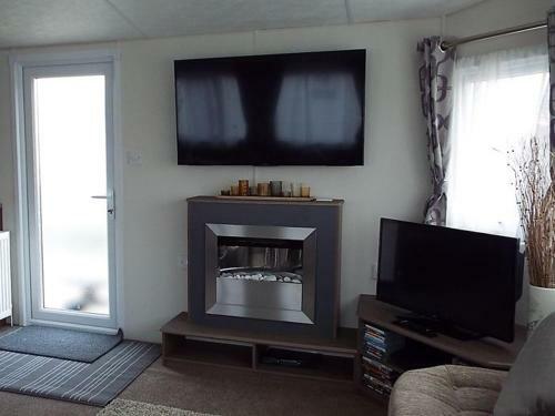 Caravans Tattershall Lakes