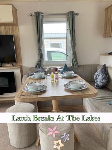 Larch Breaks At Tattershall Lakes