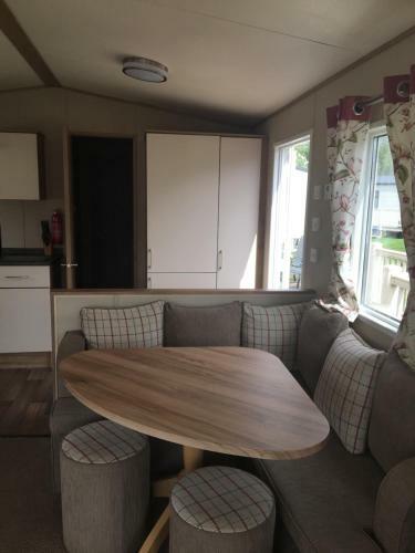 14a Kingfisher Court