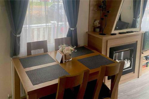 Luxury Holiday Home Happiness At Tattershall Lake