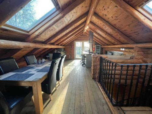 Woodpecker Log Cabin - Tattershall Lakes