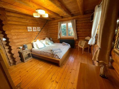 Woodpecker Log Cabin - Tattershall Lakes