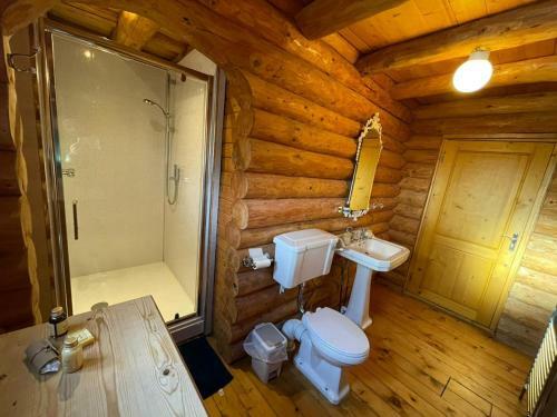 Woodpecker Log Cabin - Tattershall Lakes