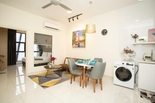Arte Mont Kiara By Psm Luxury Suites