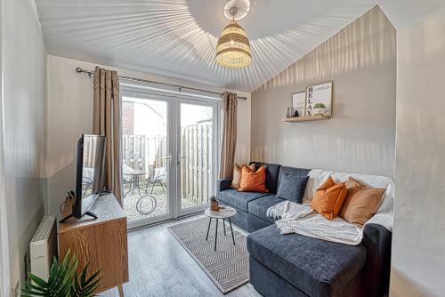 Lovely 2 Bedroom Apartment With Parking