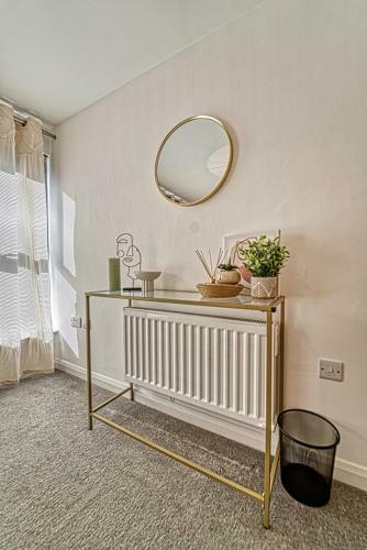 Lovely 2 Bedroom Apartment With Parking