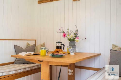 One Of A Kind Shepherds Hut With Incredible Views