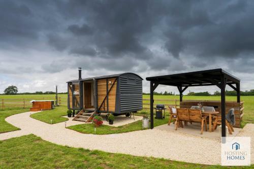 One Of A Kind Shepherds Hut With Incredible Views