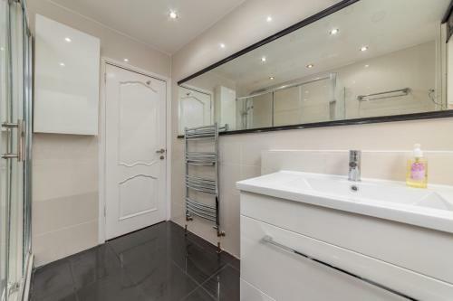 Apartamento Suites By Rehoboth - Hendon Station - London