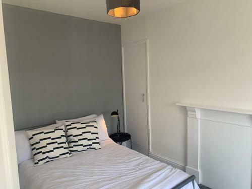 Spacious 2 Bed Terrace With On Street Parking