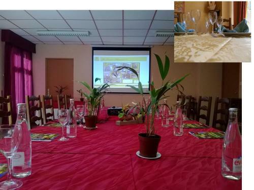 Hotel H�tel Restaurant Le Saint Cl�ment