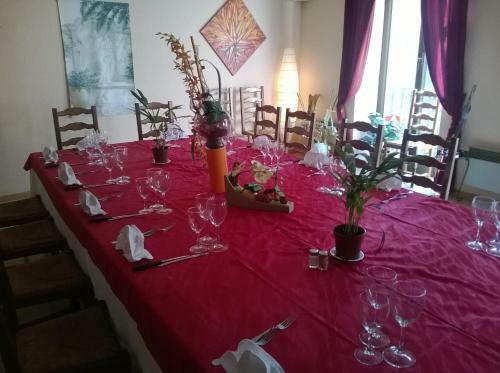 Hotel H�tel Restaurant Le Saint Cl�ment