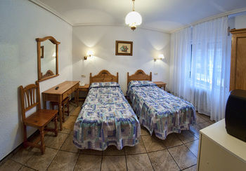 Hotel Tierra De La Reina