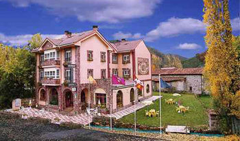 Hotel Tierra De La Reina
