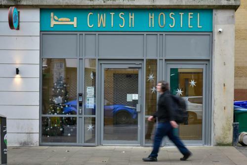 Cwtsh Hostel