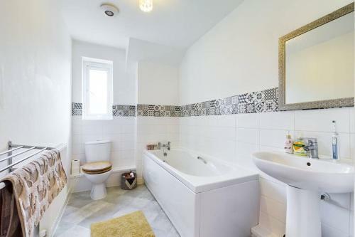 Chic City Centre Apartment With Allocated Parking