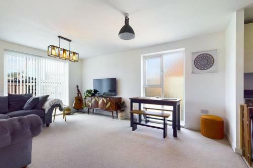 Chic City Centre Apartment With Allocated Parking