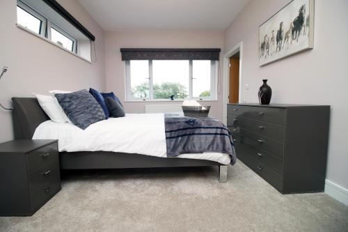 Beautiful 4-bed House - Hot Tub - Ty Marlyn - Gower