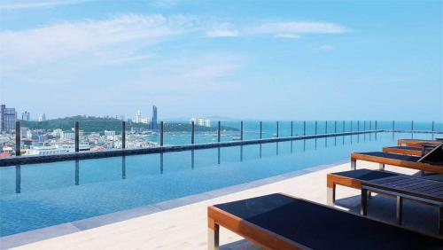 Apartamento The Base Central Pattaya Deluxe