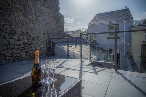 Hawtree Cottage - 2 Bedroom Cottage - Tenby