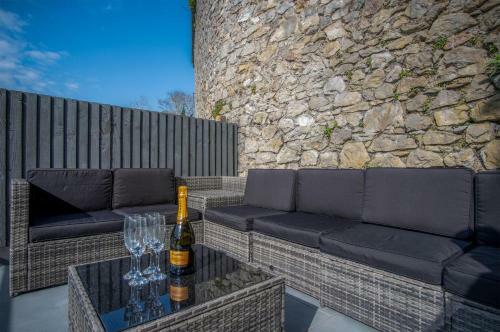 Hawtree Cottage - 2 Bedroom Cottage - Tenby